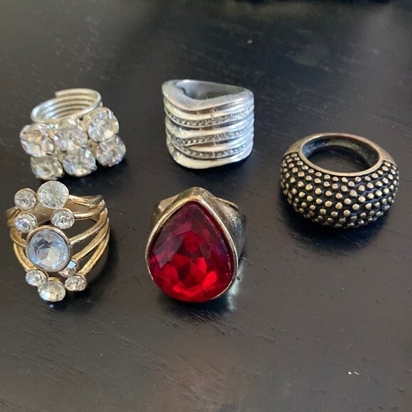 5 party ready statement rings includes Lia Sophia.  Sizes vary. - Picture 1 of 3